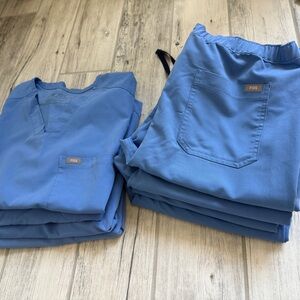 Figs Chisec Three-Pocket Scrub Top with Cairo Cargo Scrub Pants X 4 sets